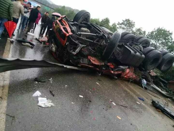 包茂高速车祸重庆图片