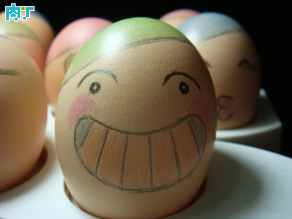 画在蛋壳上的可爱表情图片