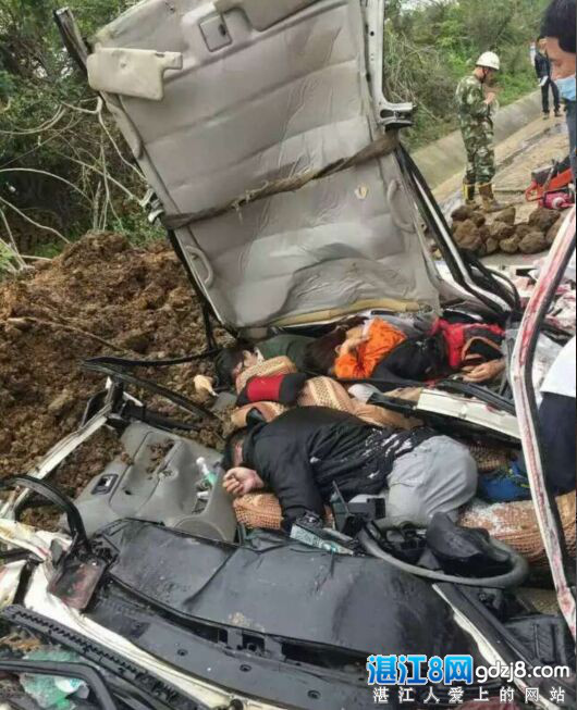 湛江高阳驾校附近泥头车压扁轿车 教练与3学员身亡