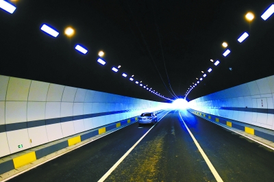 中国最长湖底隧道武汉通车全长106公里图