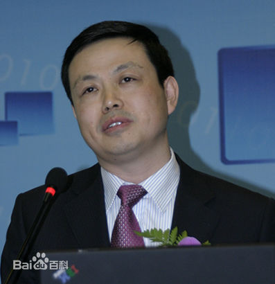杨杰,男,1962年7月出生,1984年8月参加工作,1993年6月入党,教授级高级工程师,现任中国电信集团公司总经理。一九八四年毕业于北京邮电大学无线电工程专业,其后获得挪威管理学院通信信息管理硕士学位。曾任山西省邮电管理局副局长,山西省电信公司总经理,中国电信集团公司北京研究院副院长,中国电信北方电信事业部总经理等职。在中国电信行业拥有20多年的经营及管理经验。