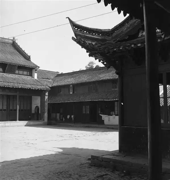 ▽弘济寺▽清凉寺前身是大龙翔集庆寺,曾是明代南京"三大寺"之一,目前