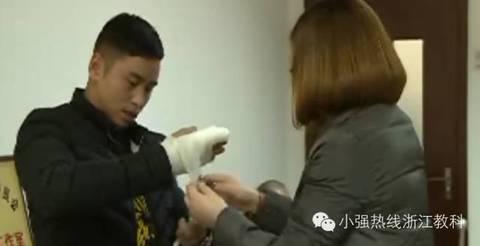 小伙去足浴店洗脚 竟把手指给洗没了