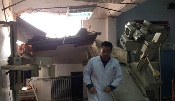 郑州市江山路的郑大四附院遭遇强拆。