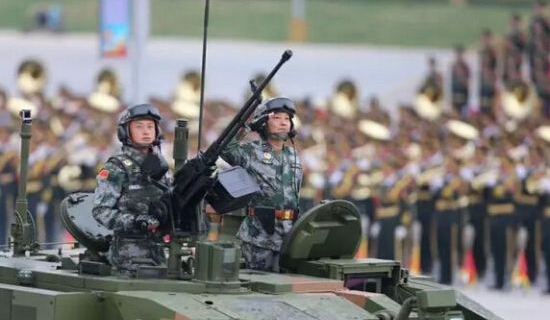 坦克方队将军领队