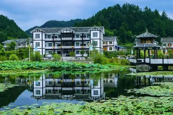 遵义乡村乡村小景龙潭荷花清溪湖双河洞大地缝乌江画廊鸭溪黔北民居新