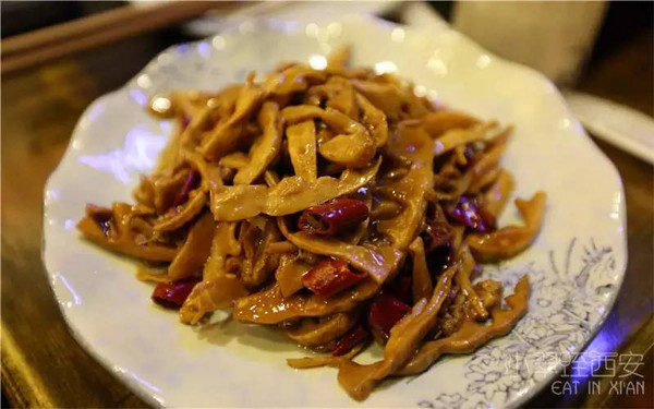众人好评的 黄喉质咸鲜明,爆黄喉该有的麻辣鲜香一味不少,黄喉本身
