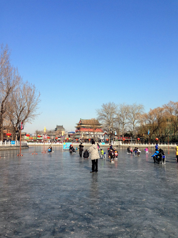 冬日的北京最适合的游玩去处什刹海冰场南锣鼓