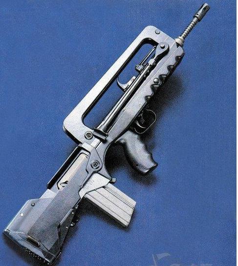 最短突击步枪法国famas,短小精悍毫不逊色美国m16