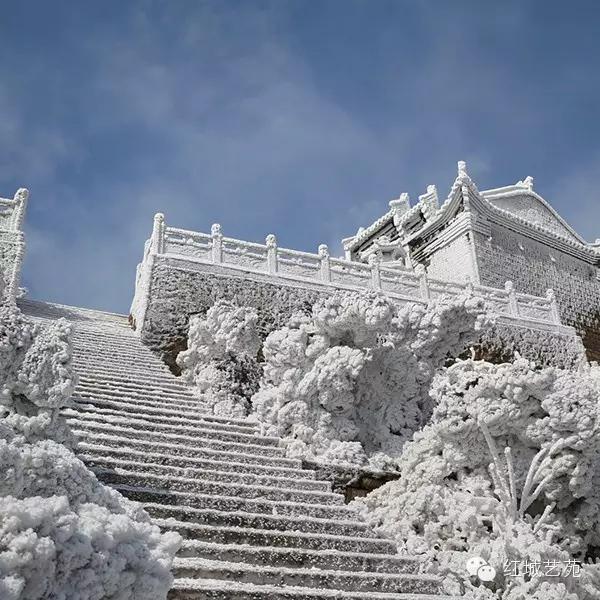 巍巍新县金兰山