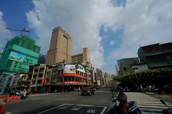 它是仅次于台北士林夜市的台湾第二大夜市,前身原本为聚集于大港埔