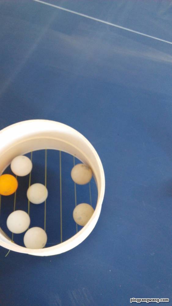 自制乒乓球训练器图片