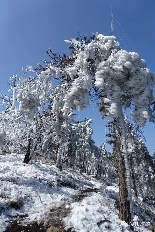 富阳龙门山雪景图片