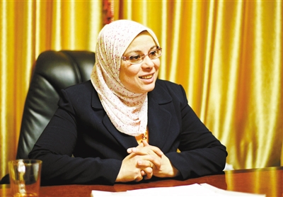 新华社电 国家主席习近平当地时间20日抵达开罗开始对埃及进行国事访问。在习近平对埃及进行国事访问之际,《今日中国》杂志阿拉伯文版20日出版“纪念中埃建交60周年专刊”并在埃及首都开罗举行首发式。习近平主席和埃及总统塞西分别为专刊致辞。