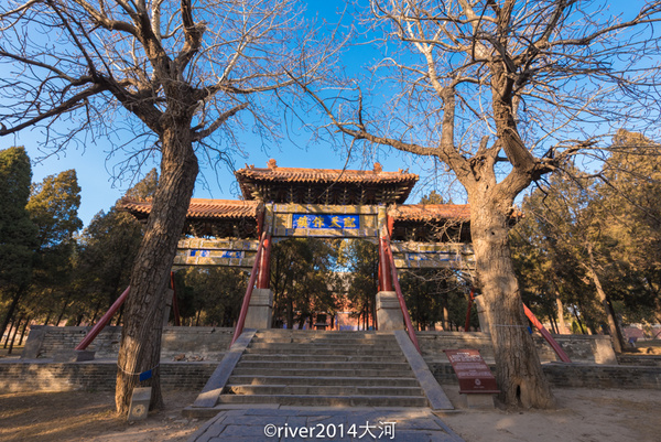 鄭州:中嶽廟風雨兩千載.