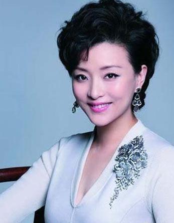 中国十大美女富豪总裁图片
