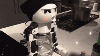 这个机器人看起来似乎会成为聚会上的萌宠,不过发明家发明它的动机却
