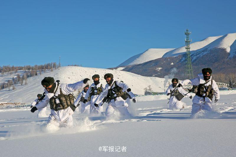 新疆边防冰天雪地练就军人血性(组图)