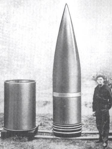战地记者拍摄:世界最大巨炮一枚炮弹三米