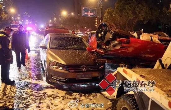 [һзתдڣۡɯٶ…]5࣬Ŀɽ·Ŵ·ڣһɫɹڿз˸̥һϣ͡ɢһء֮󣬳ѿűS350LٽγϵϤóǷ458泵ͣ