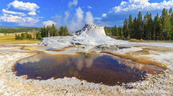 地圖8字從canyon區域到lake區域的路上,這部分地區在黃石火山口邊緣