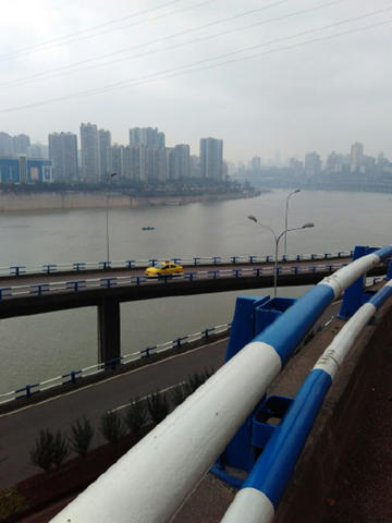 3日下午,重庆阴雨绵绵。图片来源:新浪微博