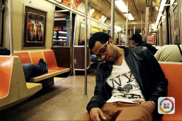 ŦԼϷʾжߣؿÿﵽ600˴εŦԼƽÿ߼°ֻ͵ǮʧһࡣݾݣȥһĵУԼһܺ˯˵ĳ˿͡