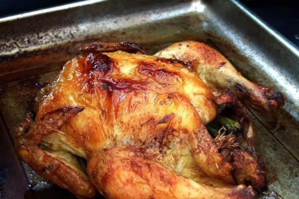 《美人鱼》电影里邓超吃的烧鸡是如何做出来的?