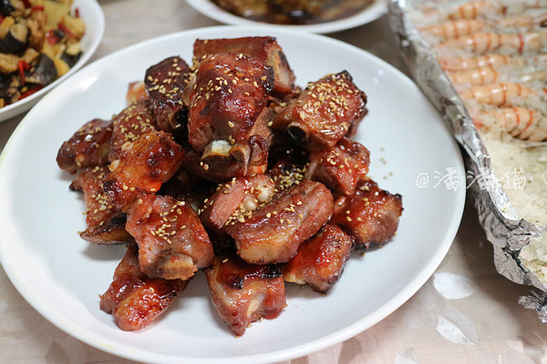 迎丙申年的那桌年夜饭-每家都得有个爱张罗的人