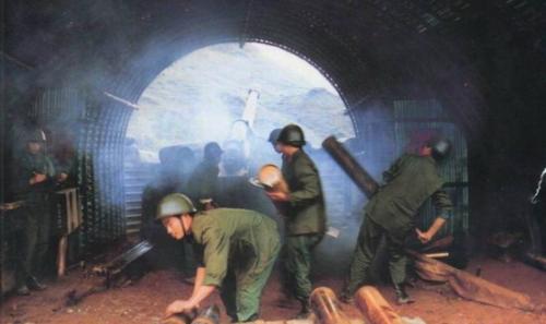 真实对越自卫还击纪录片_真实的对越自卫反击战，国人看完都沉默了
