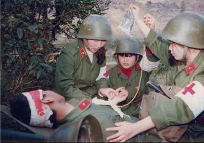 真实对越自卫还击纪录片_真实的对越自卫反击战，国人看完都沉默了