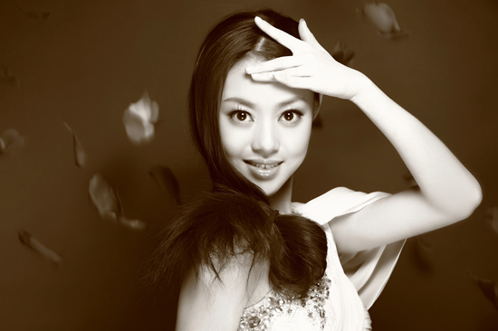 王妮娜青年歌唱家图片