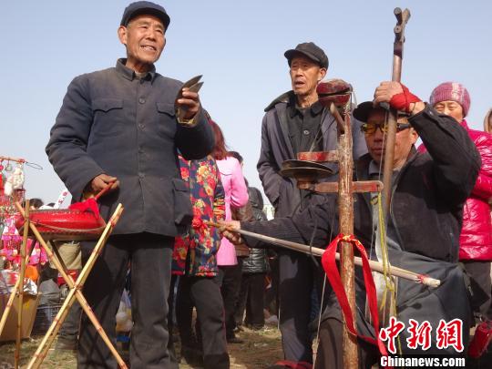 董飛攝 2016年2月20日,一年一度的河南省寶豐縣馬街書會盛大開幕,近千