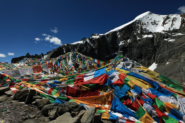 苯日神山转山图片