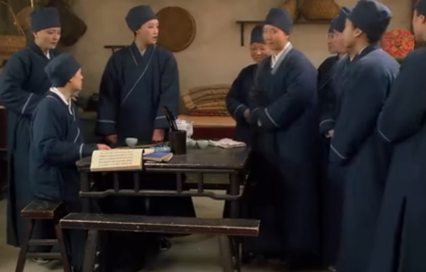 燕窝到底有啥功效(燕窝有什么功效？看这些电视剧怎么说的)
