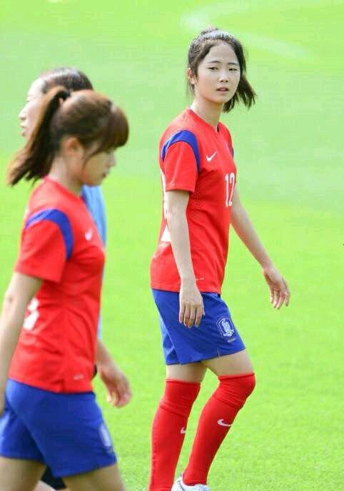 韩国女足输了,但是小可爱李玟娥赢了!