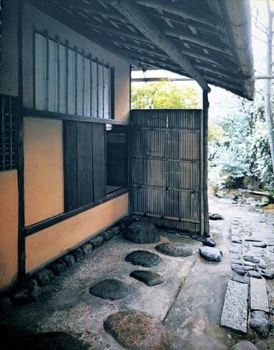 日本三大国宝级茶室,连天皇也要弯腰跪着爬进去