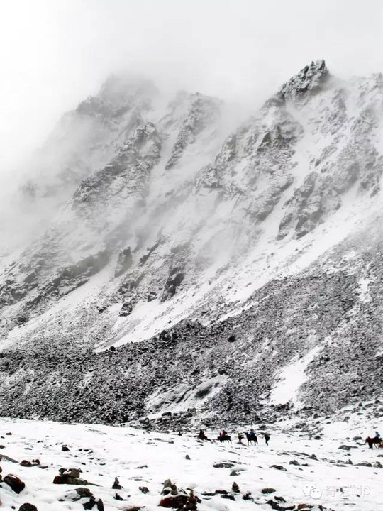 风雪转山路