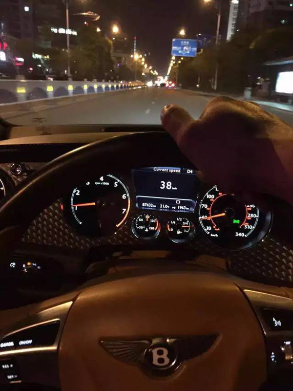 每个喜欢汽车的男孩,都有一个豪车梦.