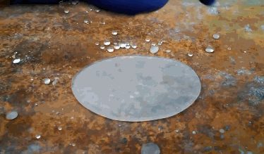 动态疏水性水滴反弹图片