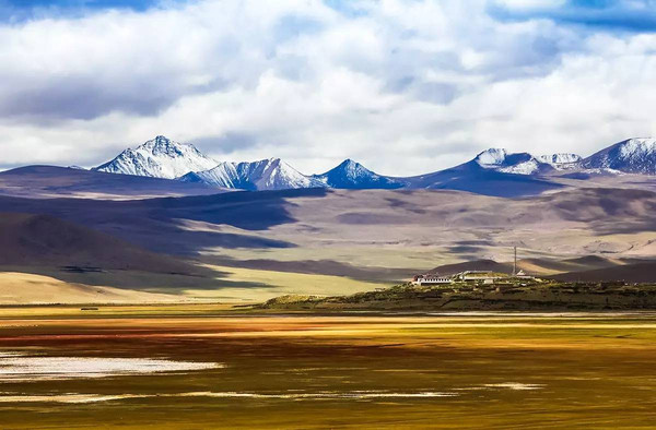 西藏山南地区琼结县哲古措风光