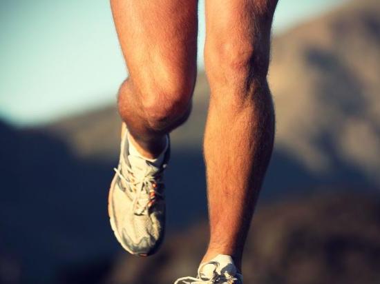 早上跑步运动需跑多少米,一跑步膝盖就髌骨痛,健身跑步多少距离缀好