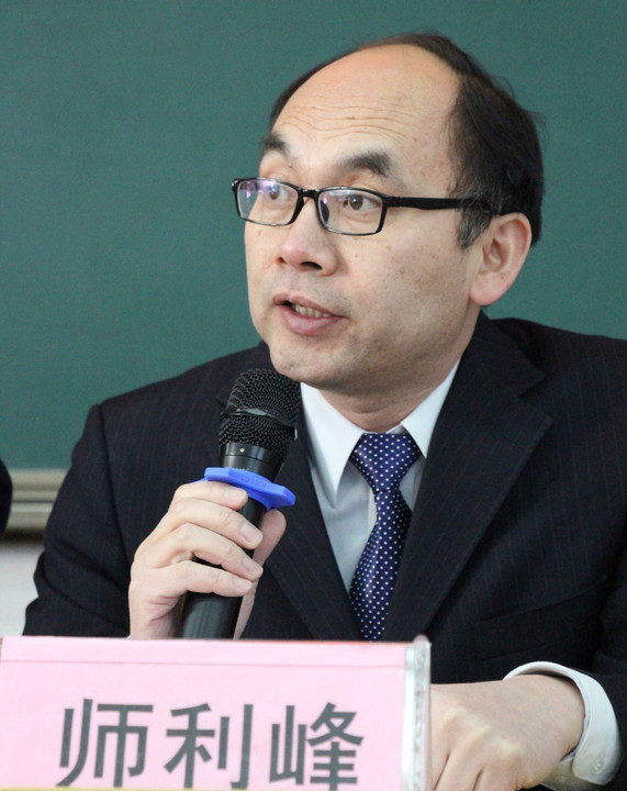 市十九中校长师利峰是这样阐述4d课堂的.