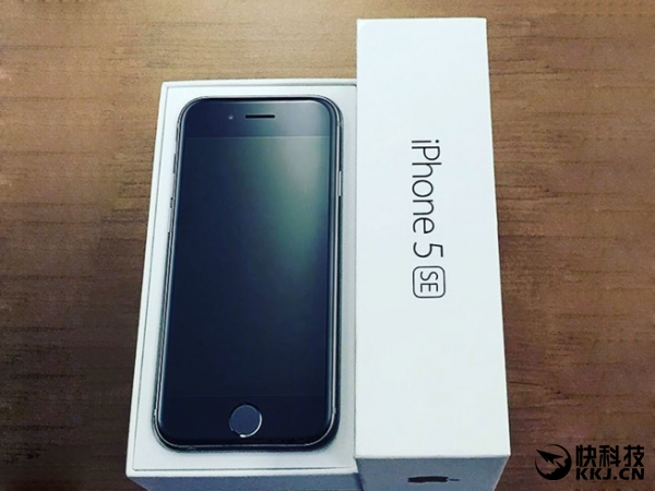 iPhone 5SE˵9.7iPad ProϢҪٺܶˣ12.9汾һ£A9XڴԤ4GBִ֧дʺƻƵļ׼ͬʱͷ12.9汾8001200أ֧4KƵ㣬iPhone 6Sϵȫһ¡