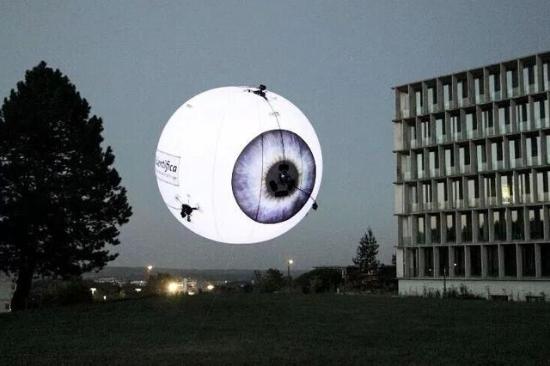 广告商的福音:瑞士研制球型软式飞行器(图)