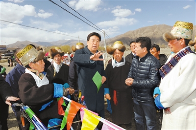 日讯(记者 常川)今天上午,区党委常务副书记吴英杰来到贡嘎县杰德秀镇