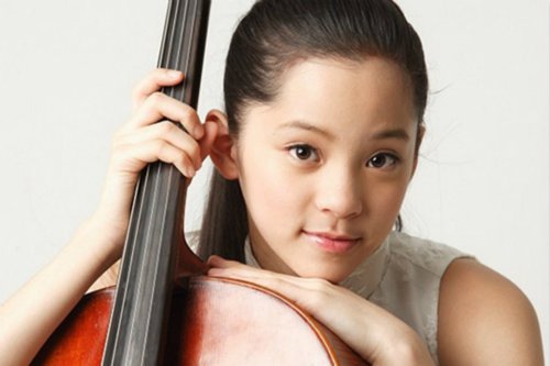 拉大提琴的才女欧阳娜娜
