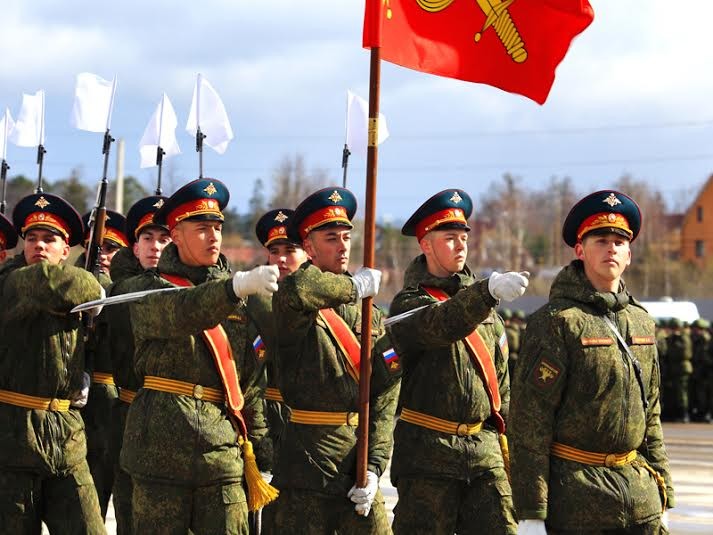 实拍俄军阅兵彩排士兵精神风貌(组图)
