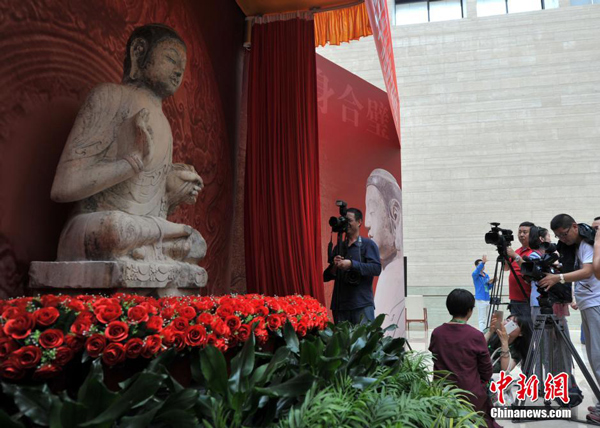 在90歲高齡的星雲大師護送下運抵北京,並在國家博物館進行了為期20多