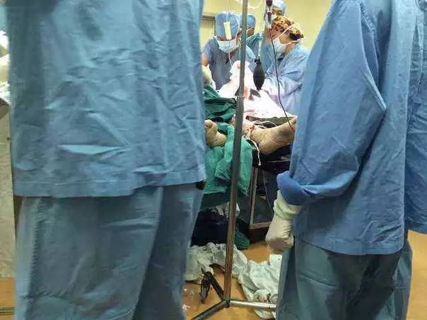 广东省人民医院被砍30多刀医生抢救无效去世(图)
